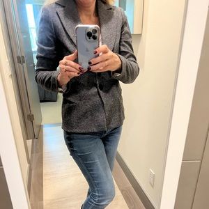 White House Black Market NWOT Grey and White Editor Tweed Blazer. Size 6.